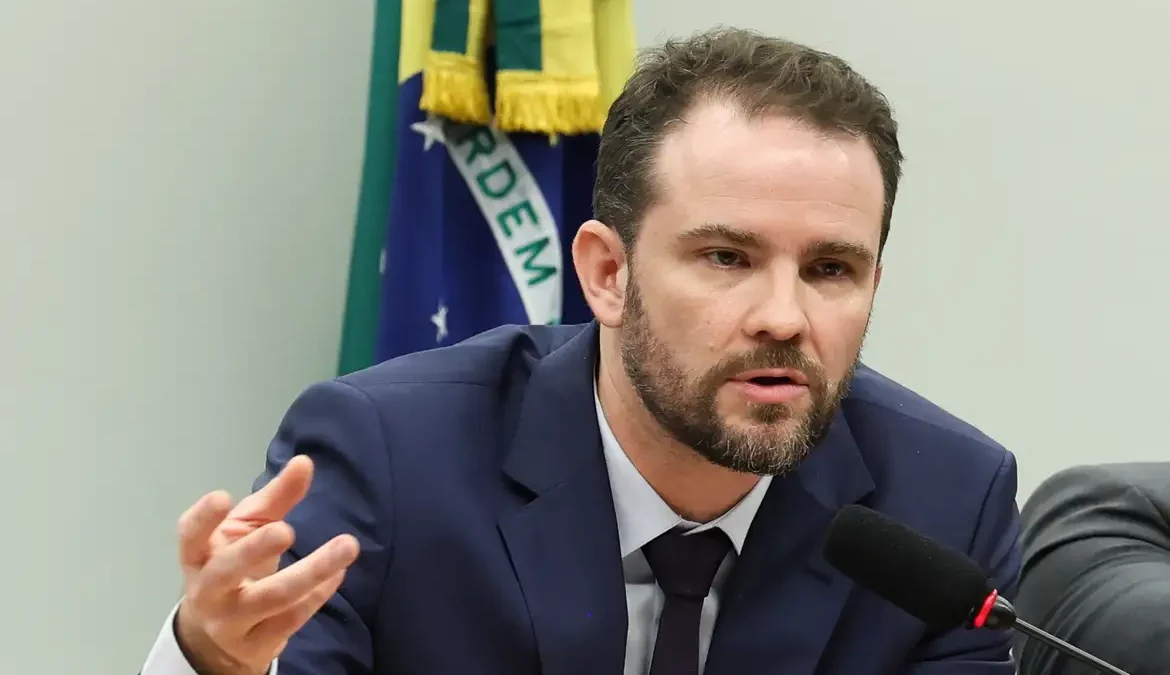 Durigan prevê envio de MP do Imposto Seletivo após eleições