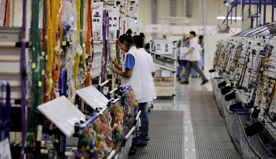 Faturamento da indústria cai 3,5% em agosto, informa CNI