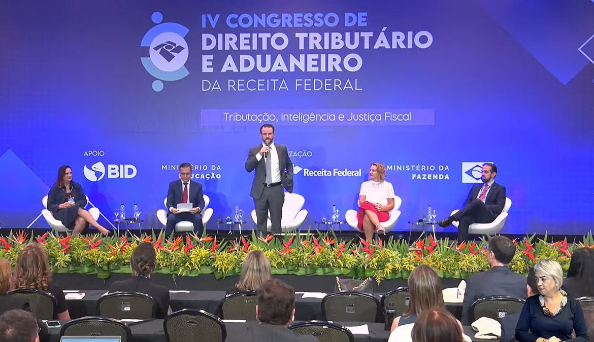 Durigan defende Receita como plataforma de inteligência do Estado