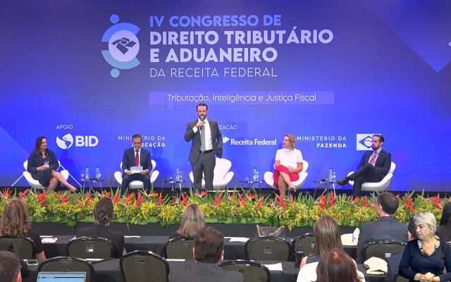 Durigan defende Receita como plataforma de inteligência do Estado