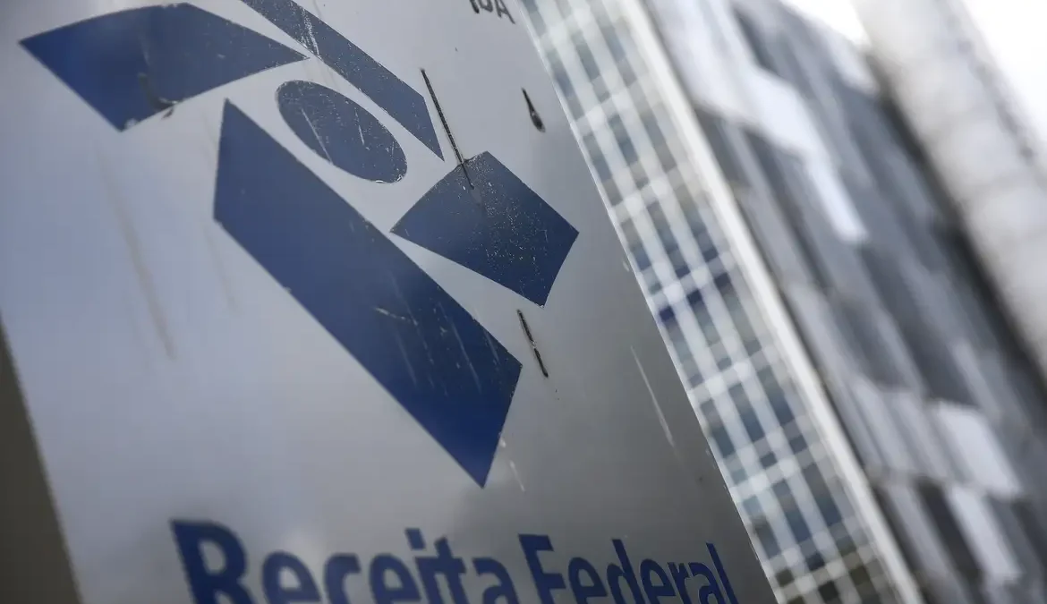 Restituições do IR batem recorde e chegam a R$ 41 bilhões em 2026