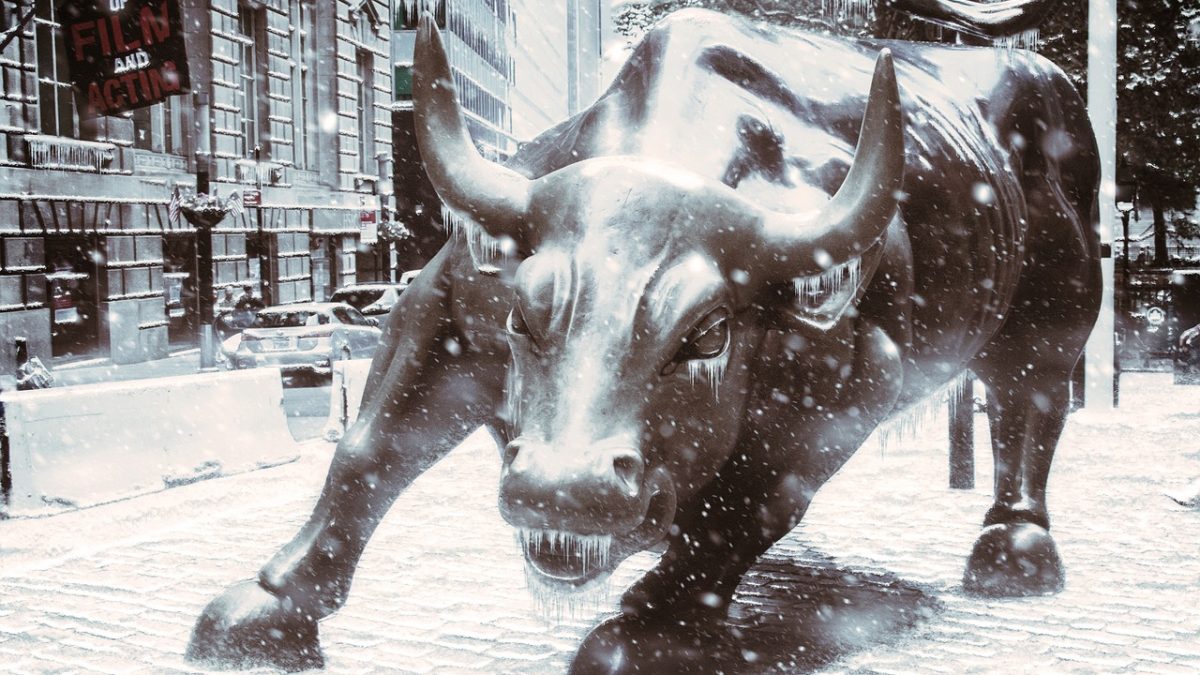 Wall Street recua com peso dos Treasuries e do petróleo