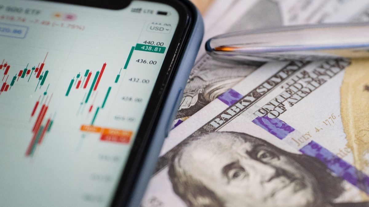 Day Trade hoje (14): Ibovespa perde força; alta ainda pode continuar?