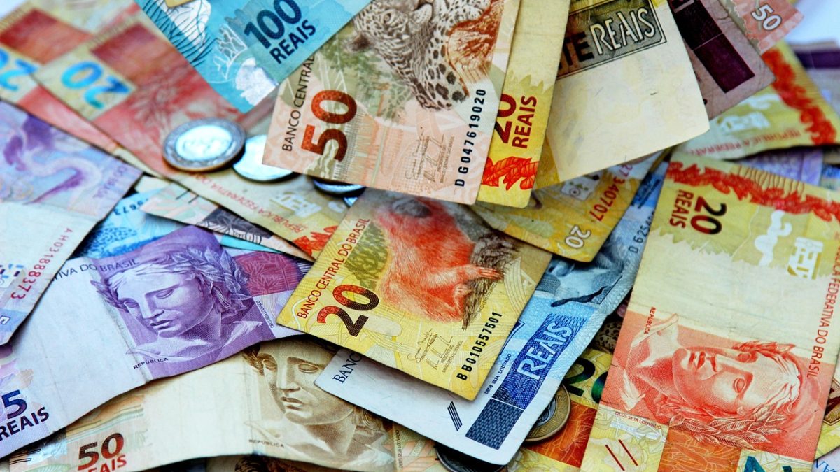 Corte amplo de gastos públicos afetaria área social, dizem economistas