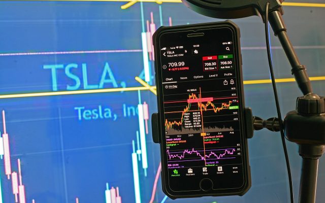 Day Trade hoje (15): Ibovespa recua após recorde; até onde pode cair?