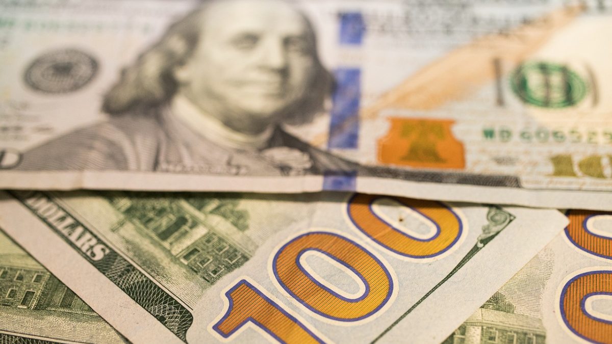 Dólar sobe 1,15% e fecha a R$ 5,09 em dia de cautela
