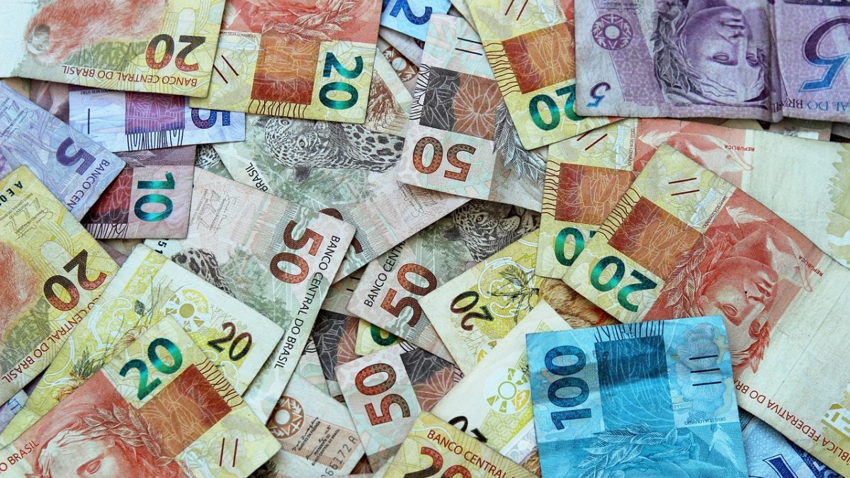 Brasil deve voltar a ser 8ª maior economia do mundo em 2027, prevê FMI