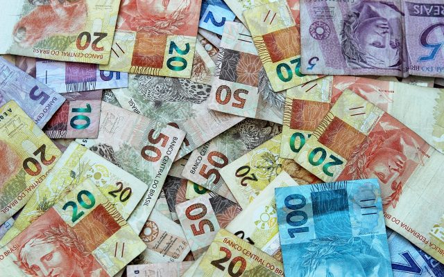 Brasil deve voltar a ser 8ª maior economia do mundo em 2027, prevê FMI