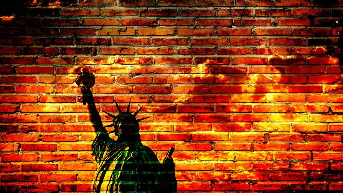 Wall Street recua pressionado por preocupações sobre IA; Nasdaq cai 2% e tem pior semana desde junho