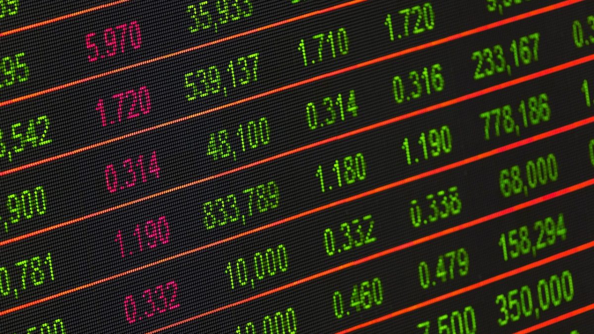 Tempo real: Ibovespa abre a semana de olho no Focus e pesquisa BTG/Nexus