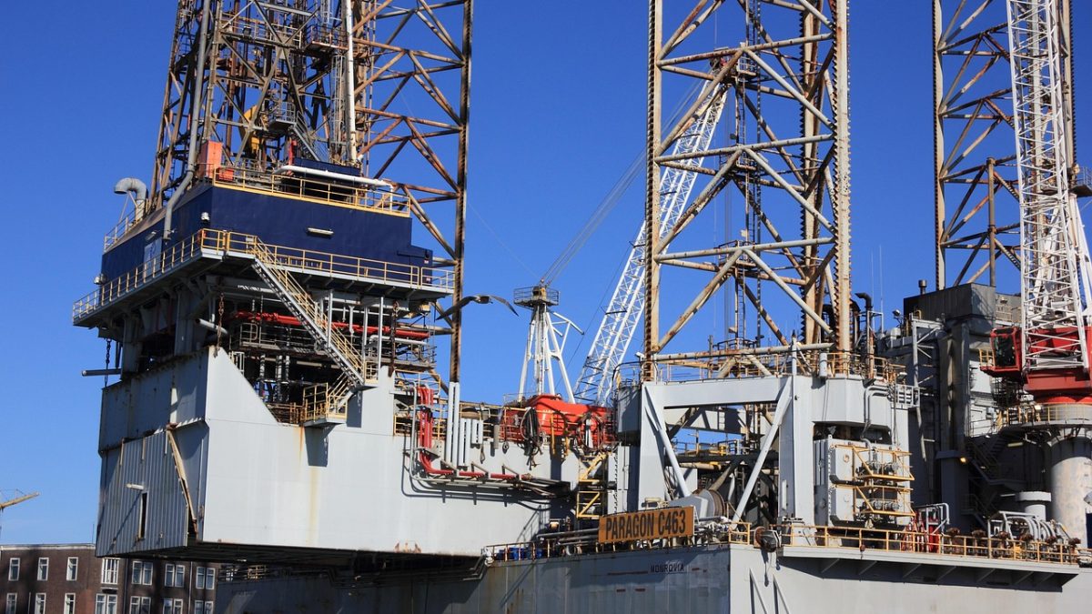 Petrobras além dos R$ 900 bi de valor? Até onde ação pode ir após saltar 100% no ano