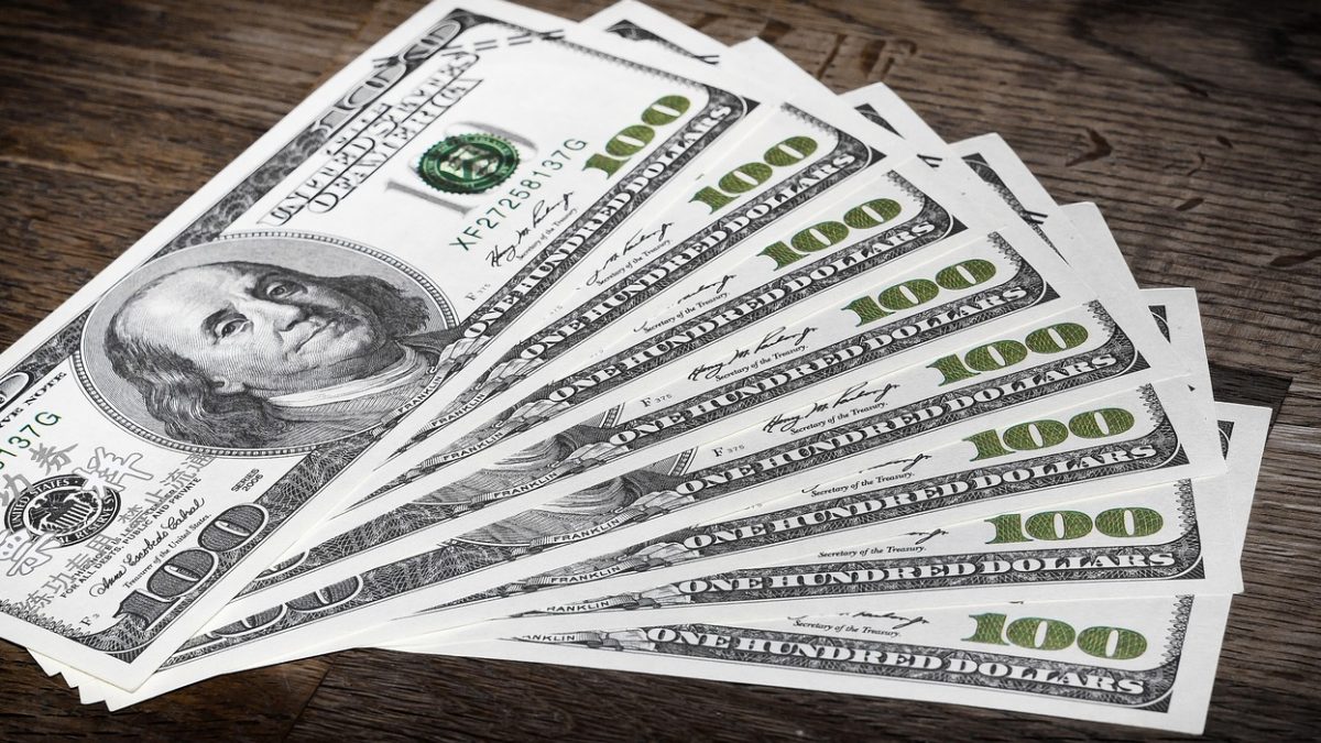 Agenda econômica: o que pode mexer com a Bolsa e o dólar nesta sexta-feira (23)