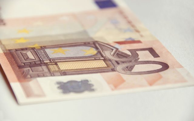 O que aconteceu com a Bolsa e dólar após o segundo turno, nas últimas eleições?