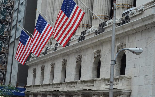 De olho nas eleições de meio de mandato, Trump revisa lista de produtos do Canadá afetados por tarifas de 50%