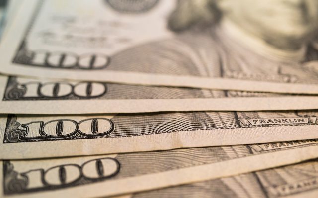 Dólar sobe 8,21%, e bolsa cai 13,88% após reeleição de Lula